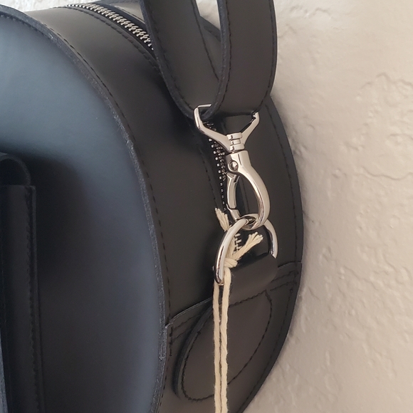 Dr. Martens BRAND NEW Large Black Heart-Shaped Women's Bag - Picture 7 of 11